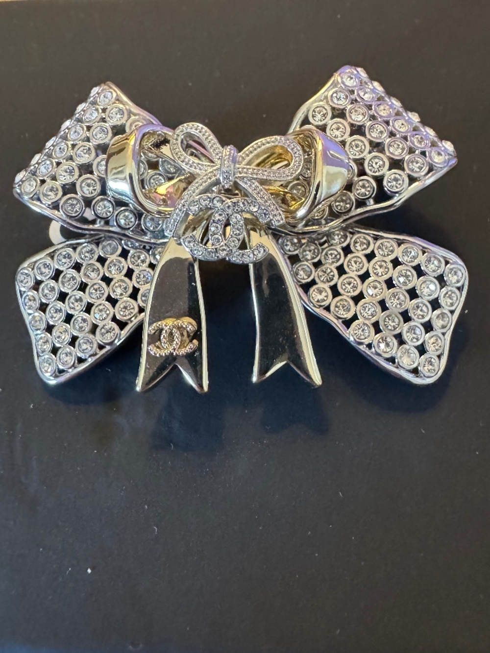 New Super Rare Classic Chanel CC Logo Crystal And Gold Bow Ribbon Brooch